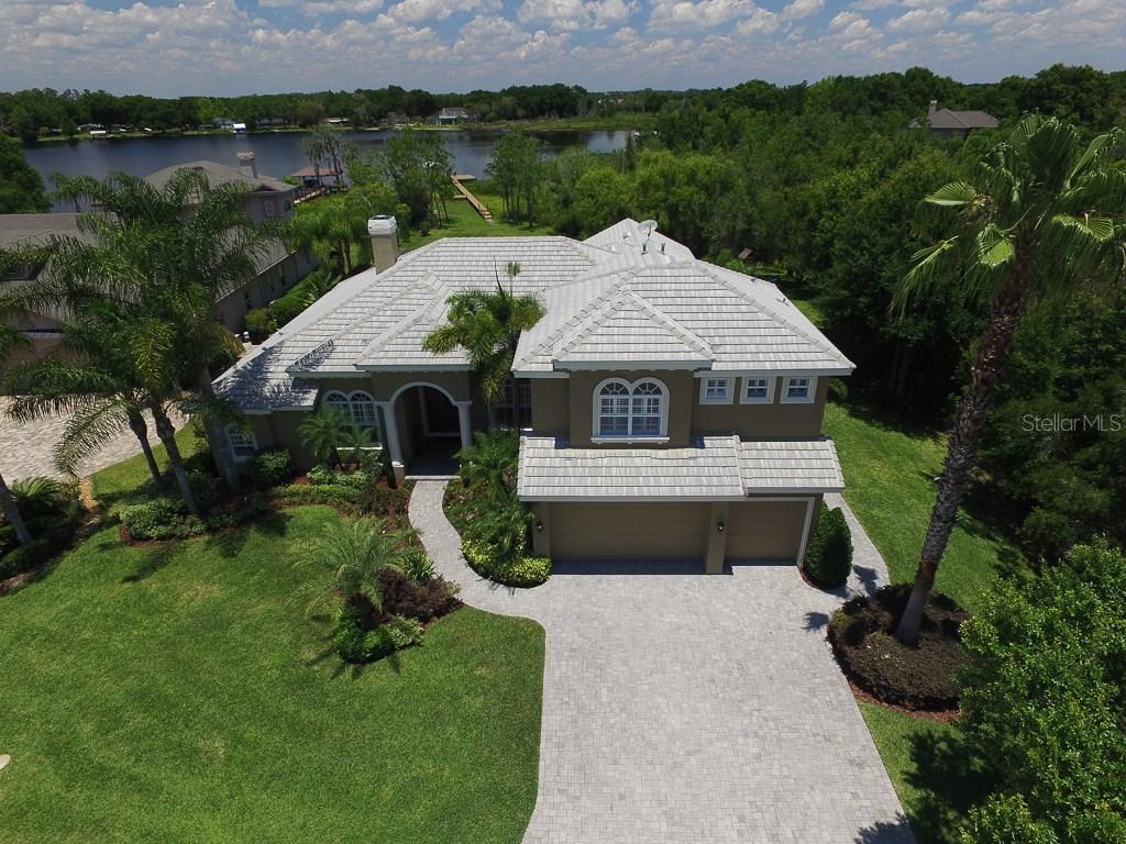 1110 Oxbridge Dr., Lutz, FL 33549