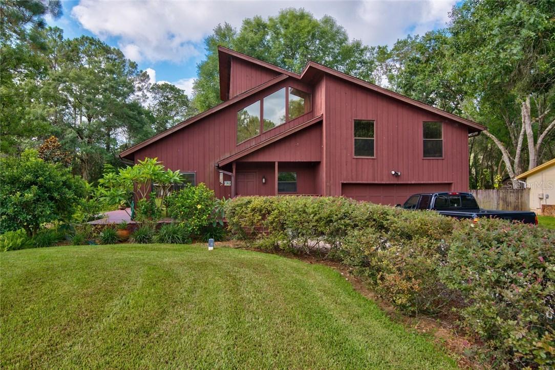 2511 Bordeaux Way, Lutz, FL 33559