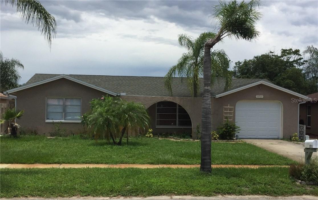 5711 Mariposa Dr., Holiday, FL 34690