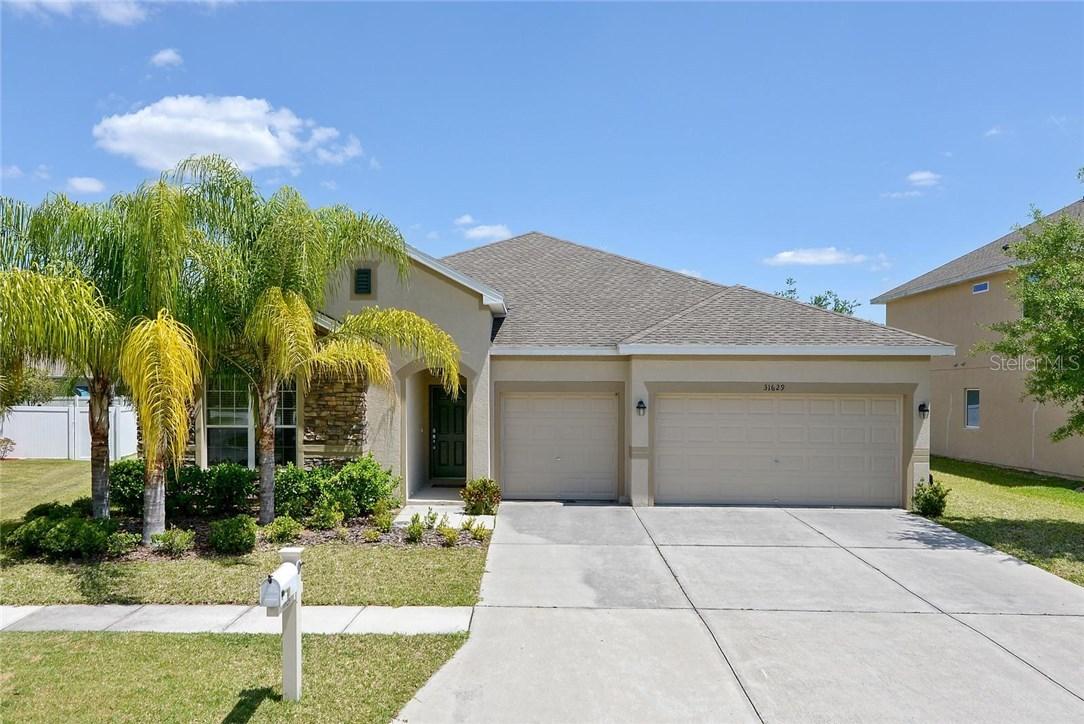 31629 Bearded Oak Dr., Wesley Chapel, FL 33543