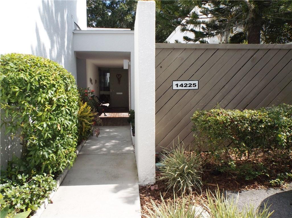 14225 Cypress Cir., Tampa, FL 33618
