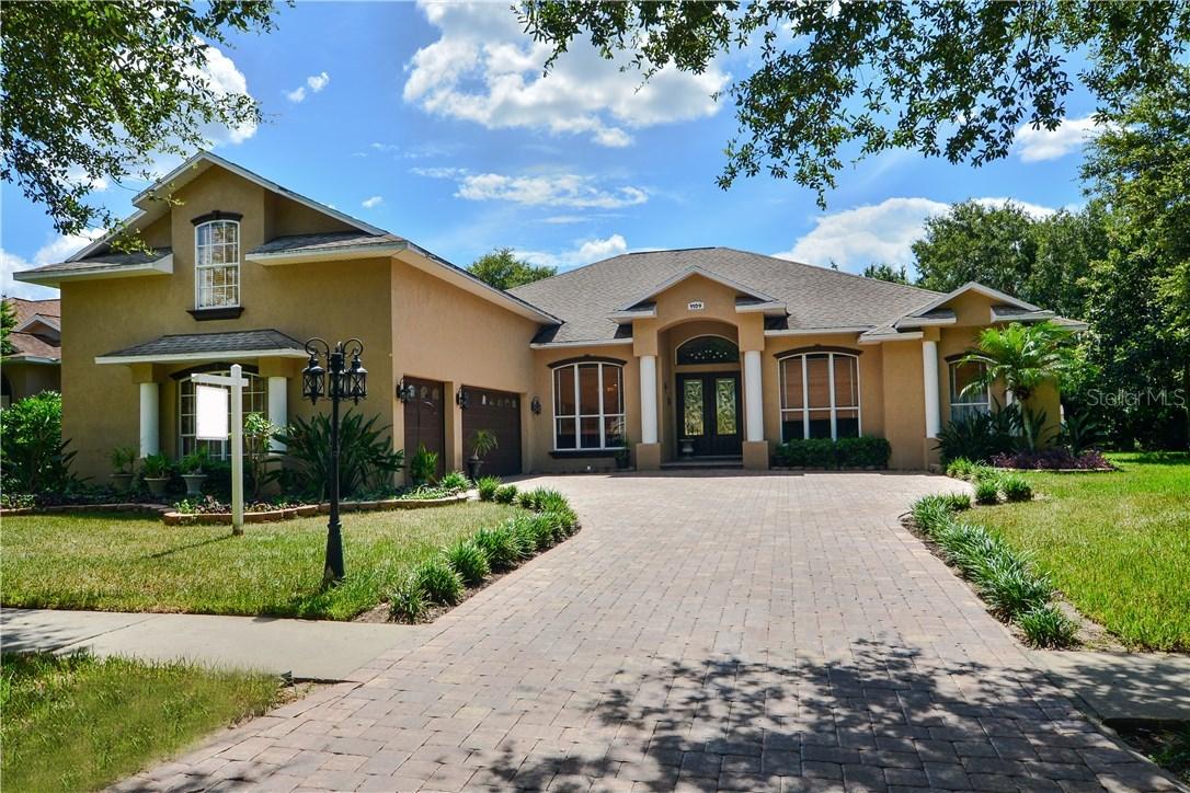 1104 Grovesedge St., Valrico, FL 33594