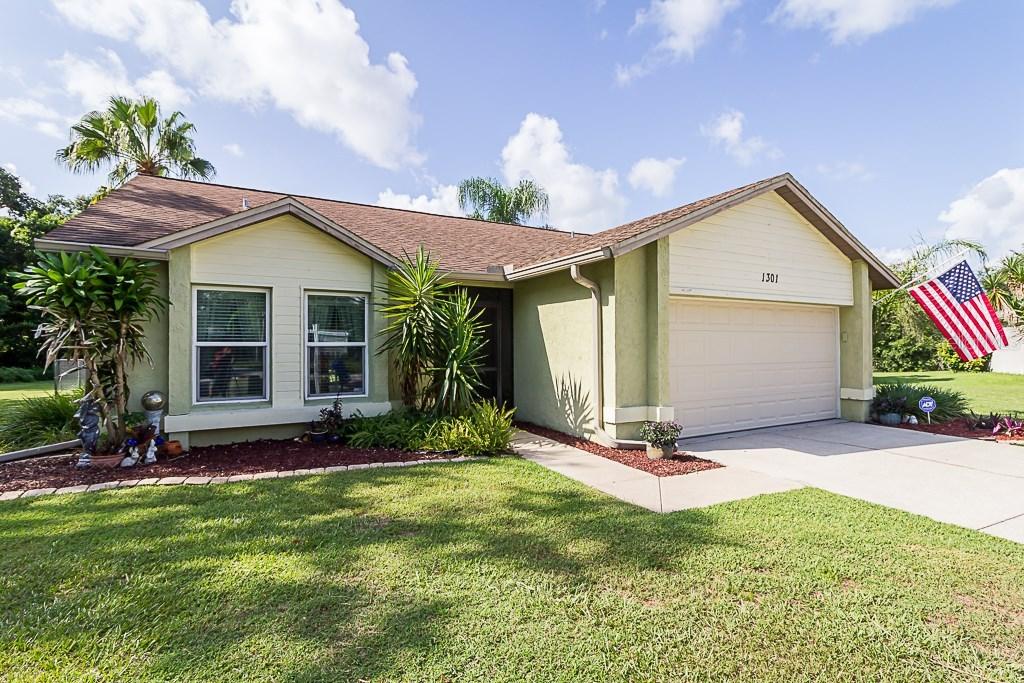 1301 Hatch Pl., Valrico, FL 33594