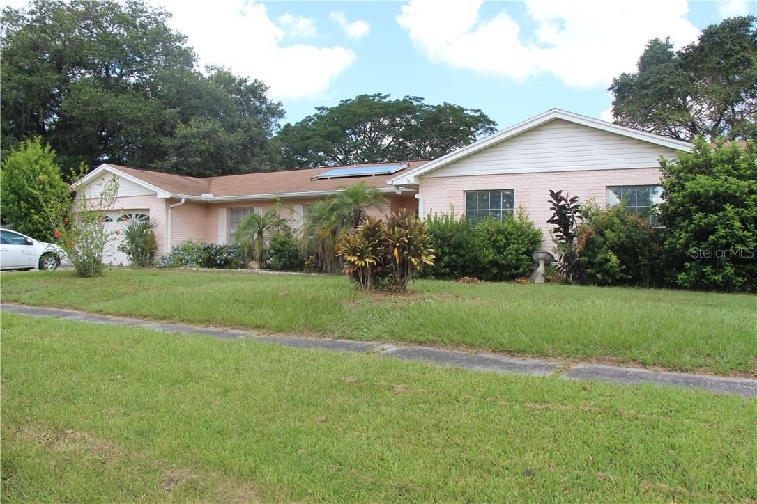 208 Donatello Dr., Brandon, FL 33511