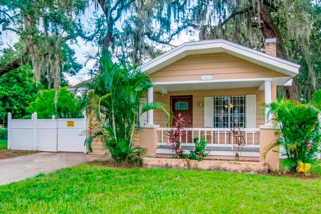 1309 E Giddens Ave., Tampa, FL 33603