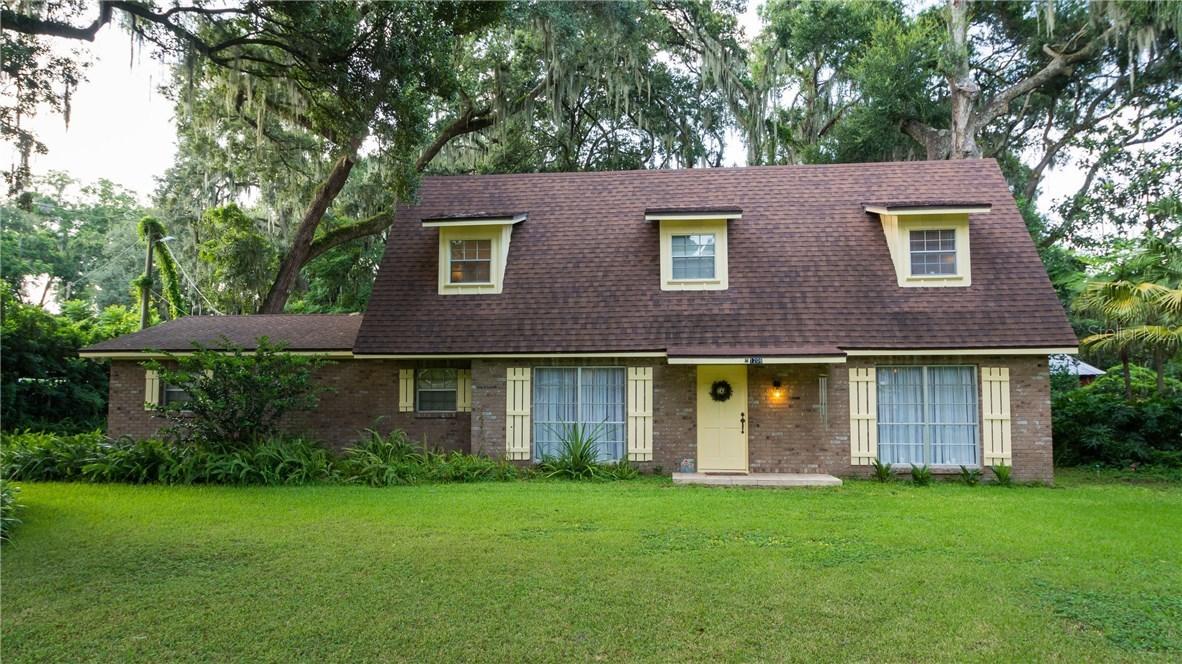 1206 Dalzie Dr., Valrico, FL 33594