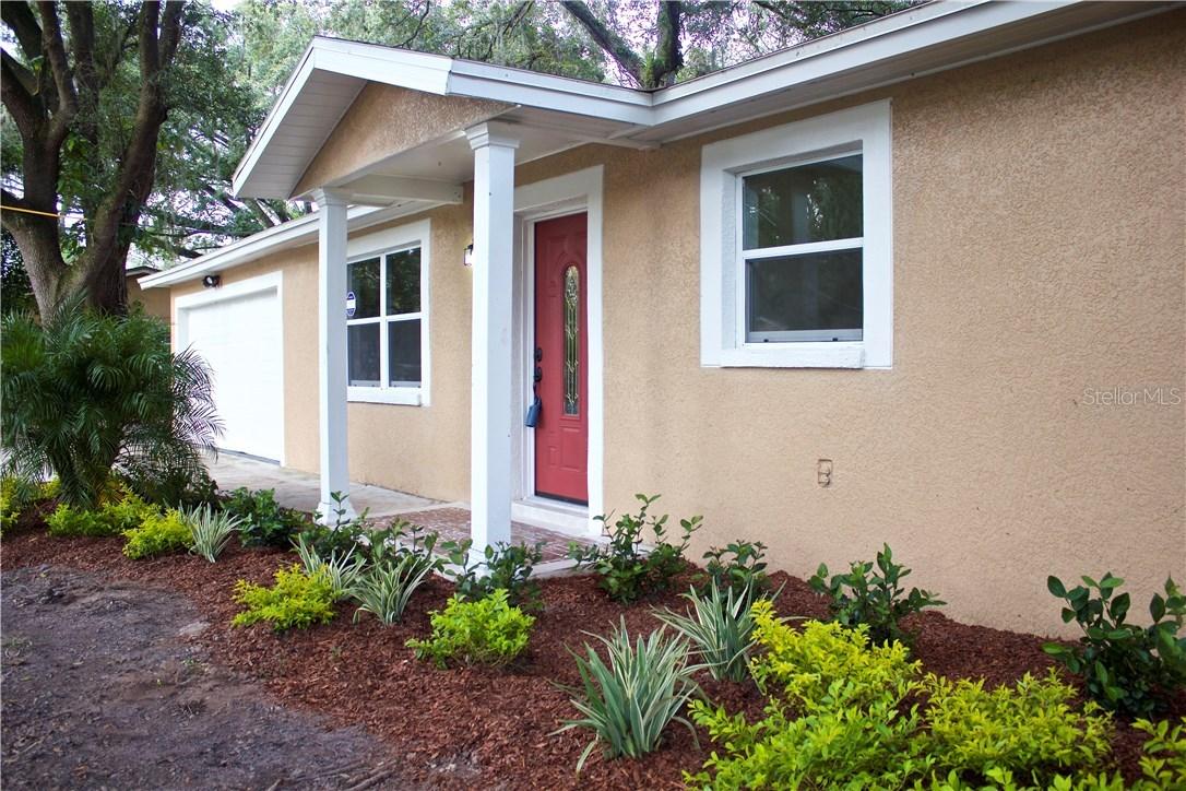 2533 Ranch Lake Cir., Lutz, FL 33559