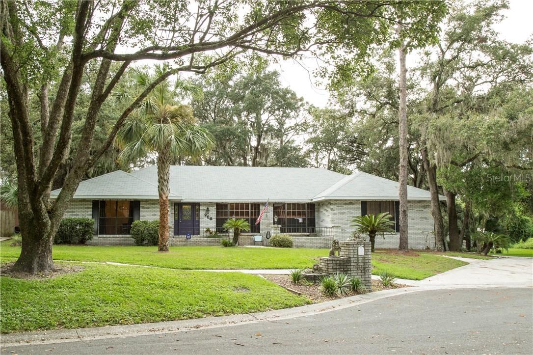 206 Wild Oak Dr., Brandon, FL 33511