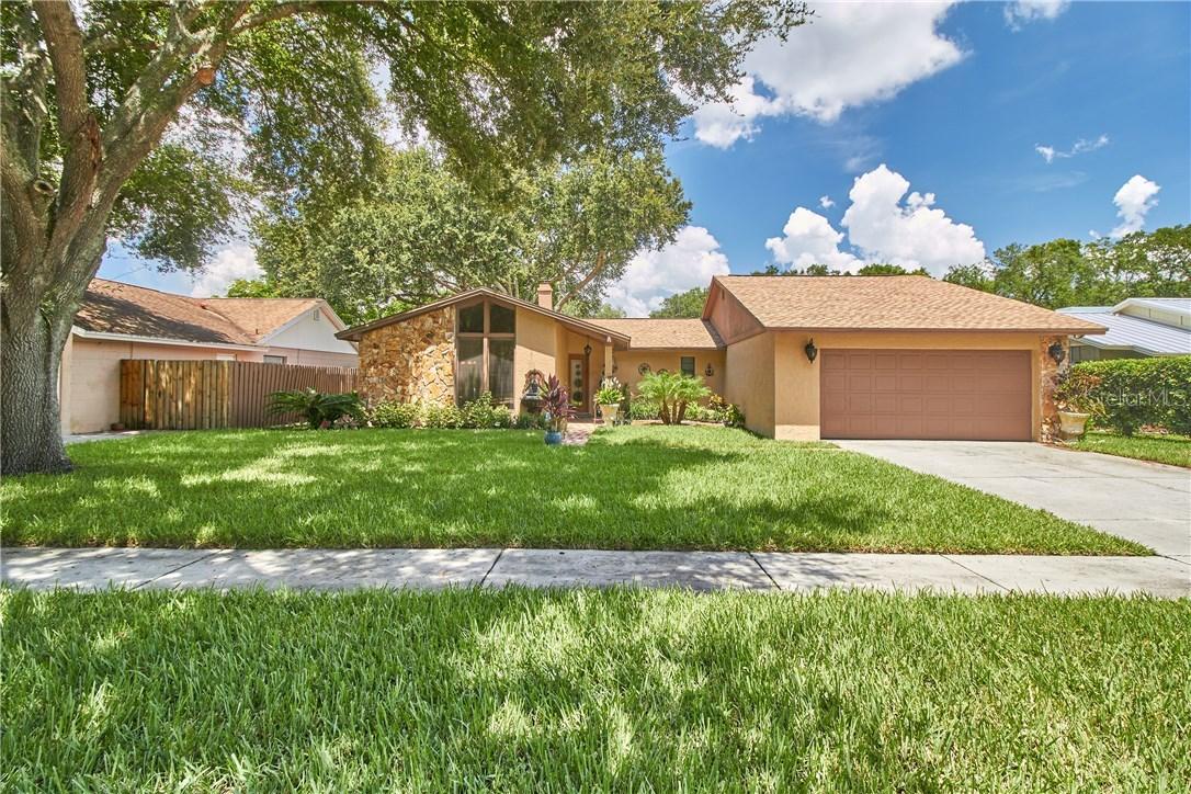 2324 Windsor Oaks Ave, Lutz, FL 33549