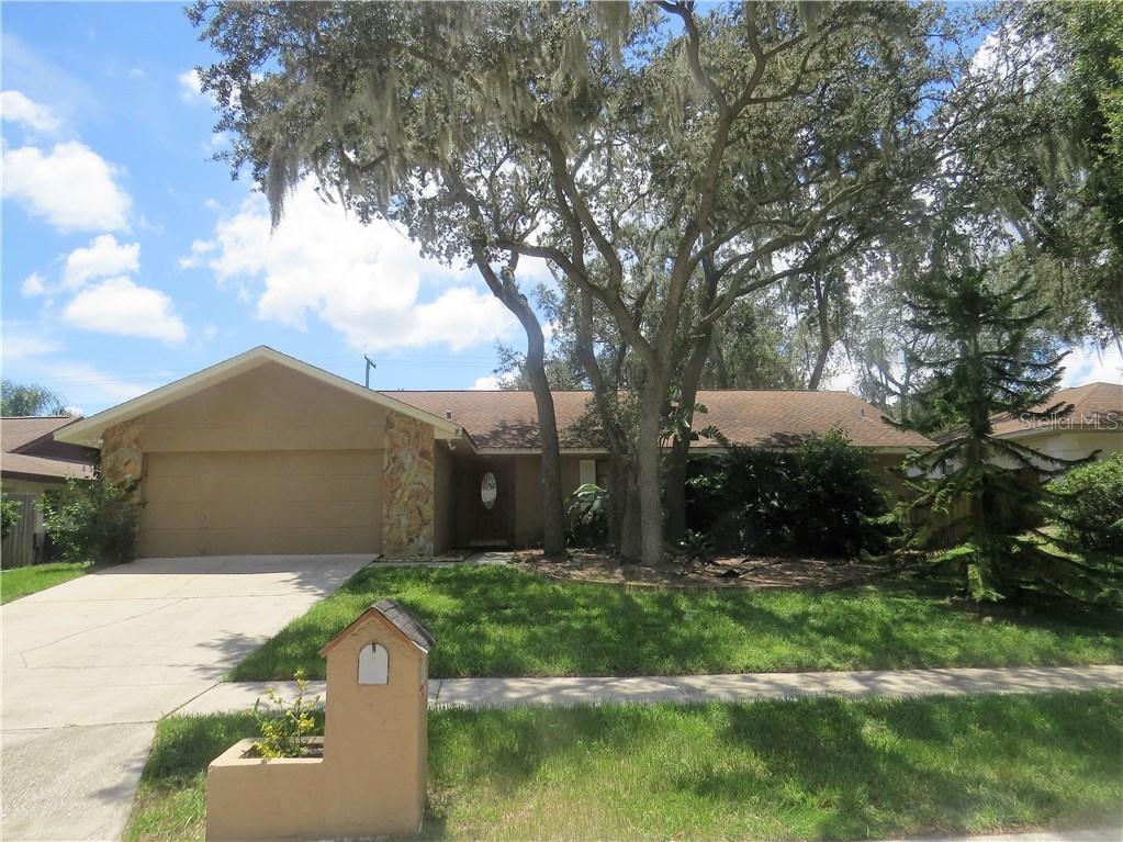 1011 Riflecrest Ave., Valrico, FL 33594