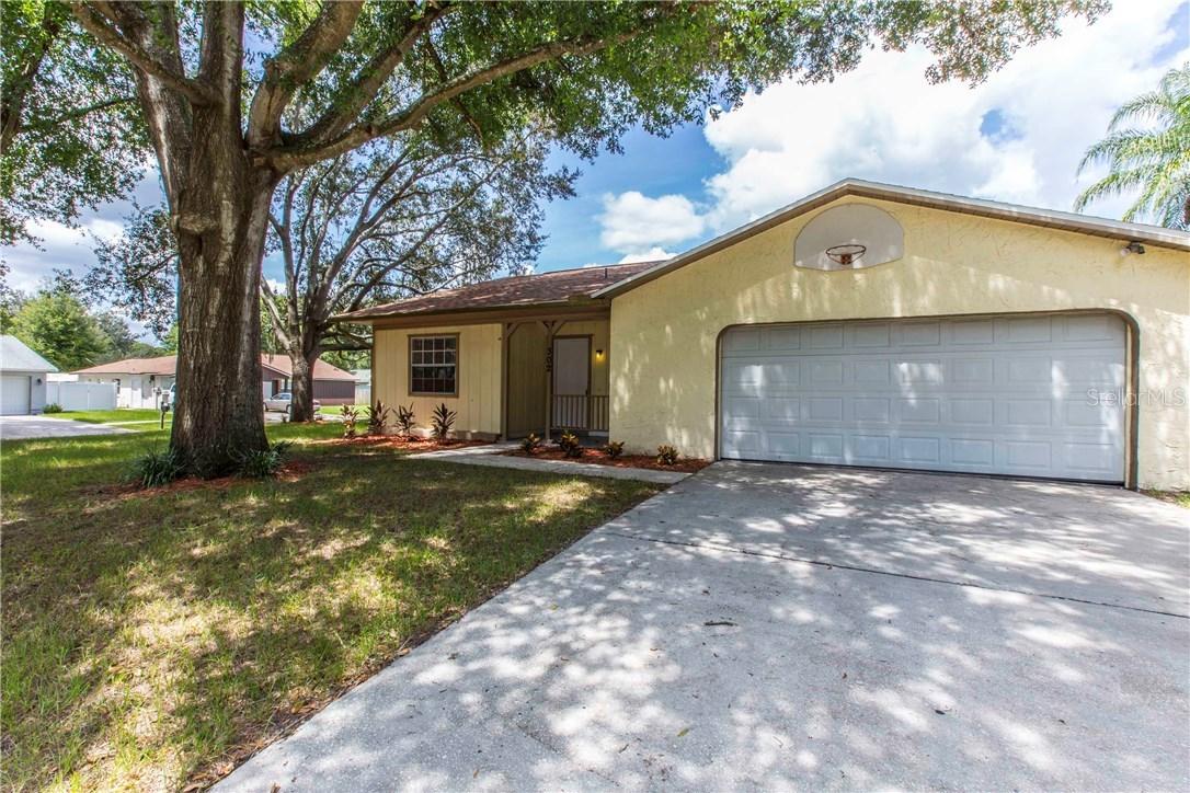 302 Honey Locust Ct., Seffner, FL 33584