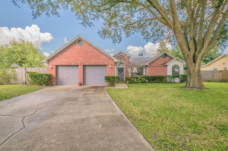 1402 Edgewater Ct., Lutz, FL 33559