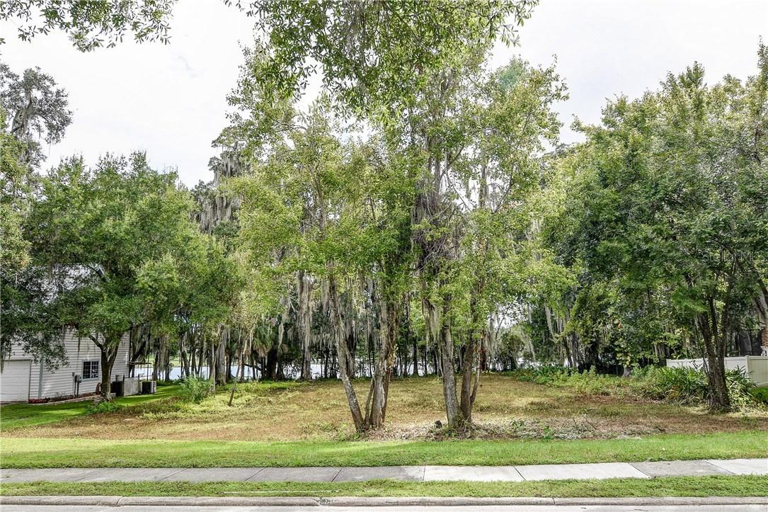 309 S Riverhills Dr., Temple Terrace, FL 33617