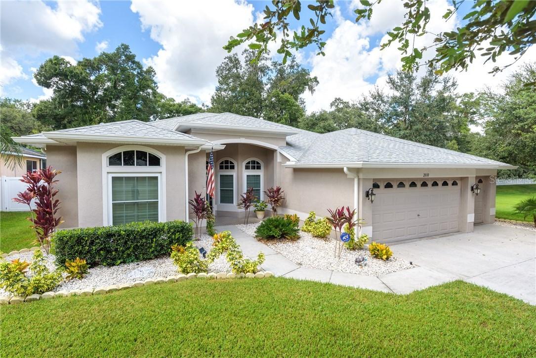 2010 Raven Manor Dr., Dover, FL 33527