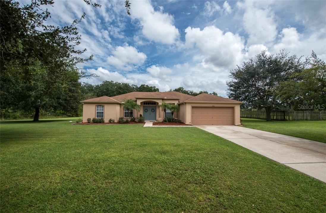 9418 Barrington Oaks Dr., Dover, FL 33527