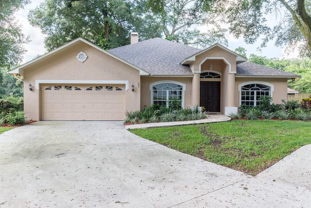 303 Wheeler Woods Ct., Brandon, FL 33510