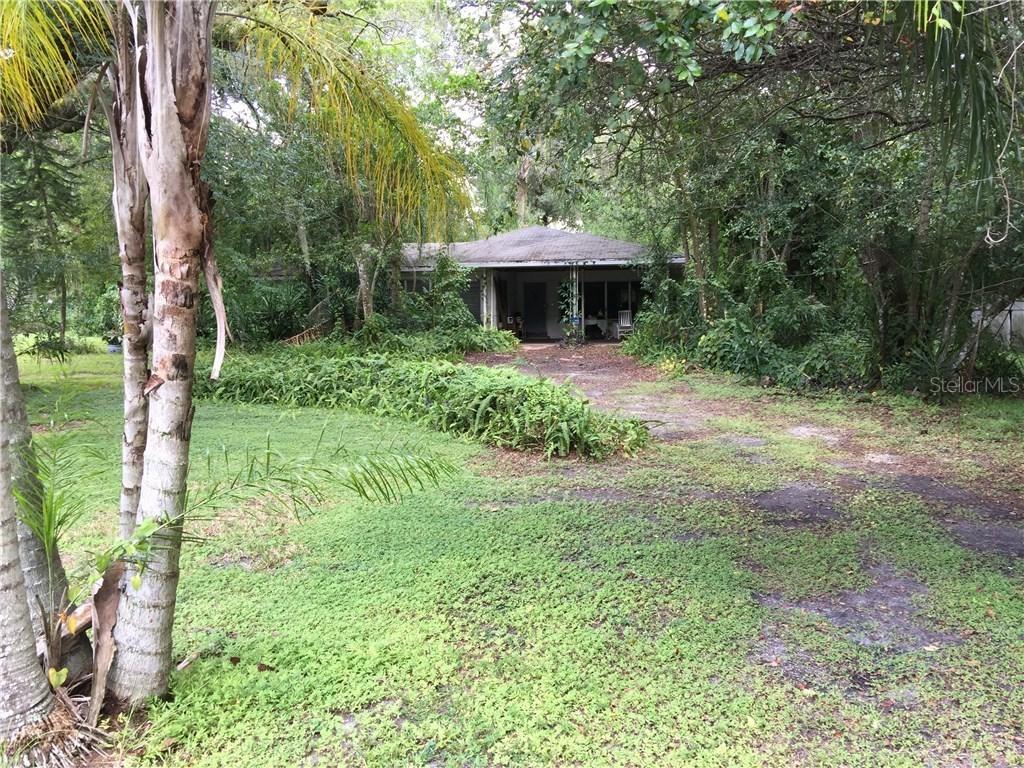 305 W Country Club Dr., Tampa, FL 33612