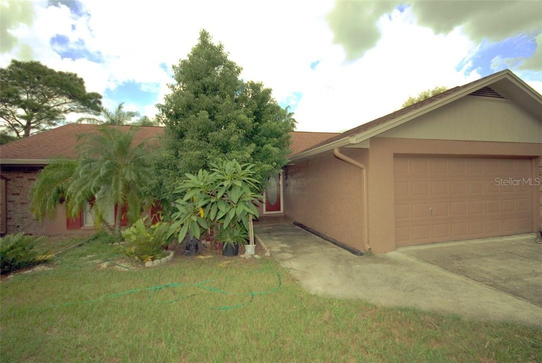 601 Rollingwood Ln., Valrico, FL 33594