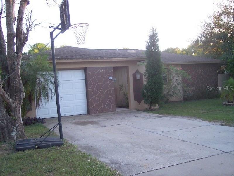 707 Falkirk Ave., Valrico, FL 33594