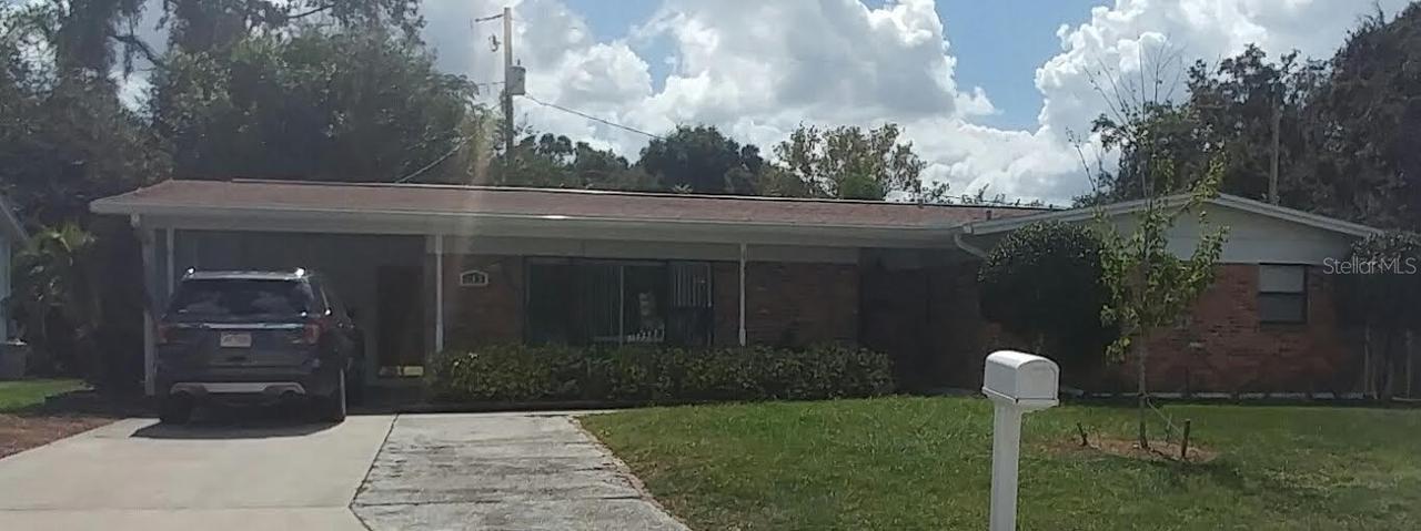 305 Cranberry Ln., Brandon, FL 33510