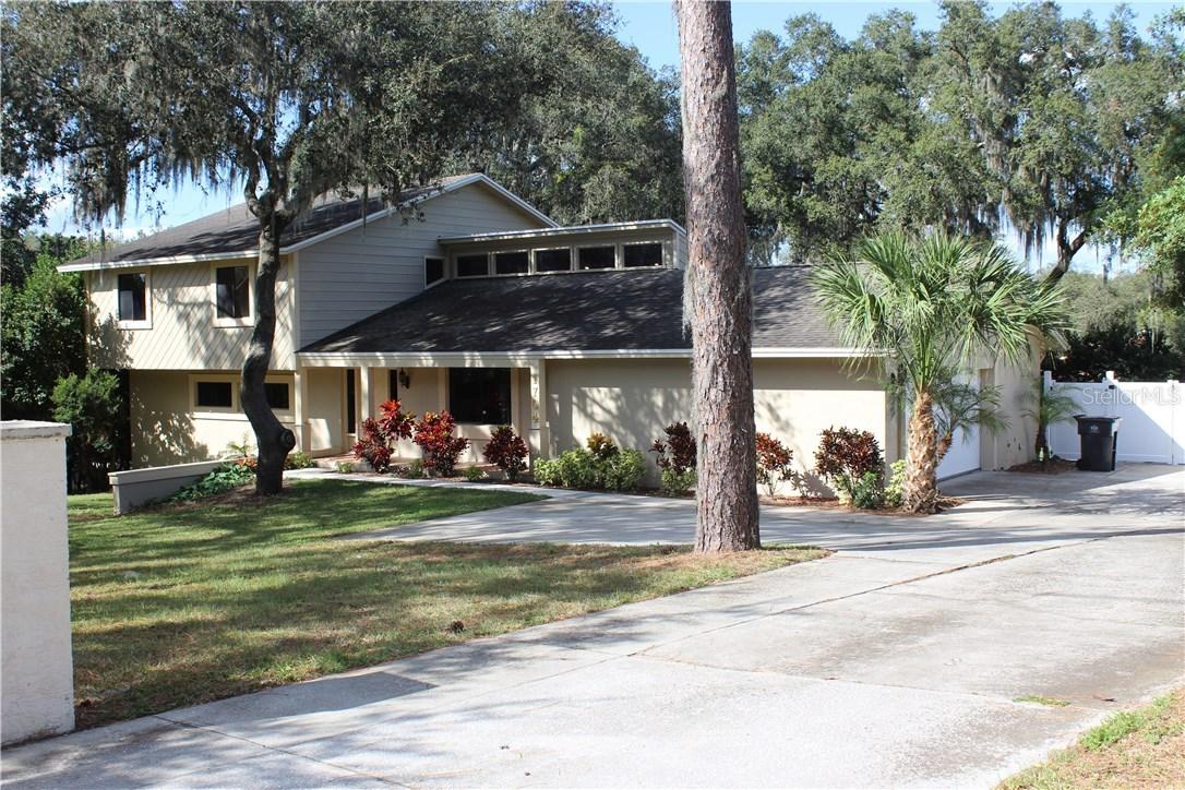 1704 Woodberry Rd., Brandon, FL 33510