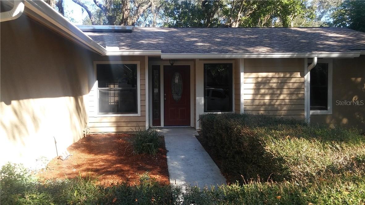 2367 Windsor Oaks Ave., Lutz, FL 33549