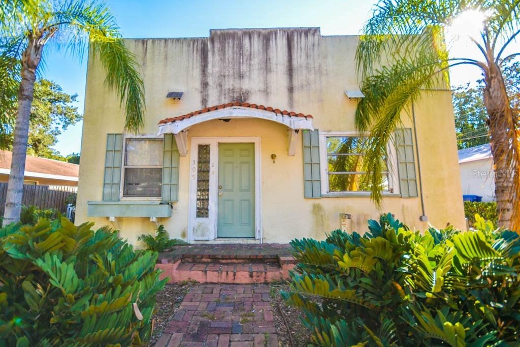 305 Woodrow Ave., Largo, FL 33770