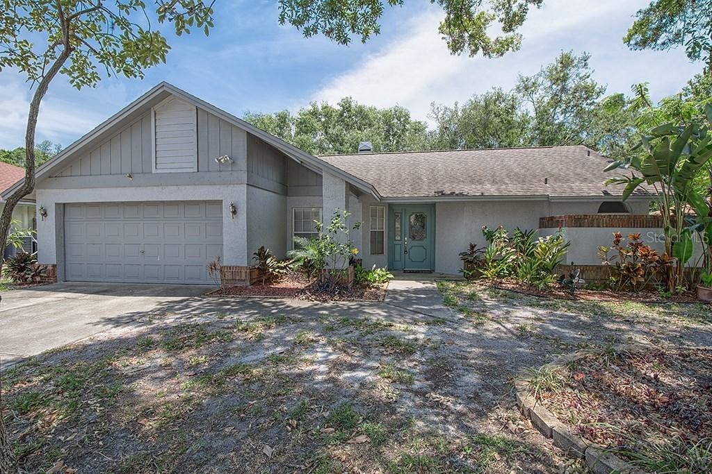 2225 Groveland Dr., Lutz, FL 33549