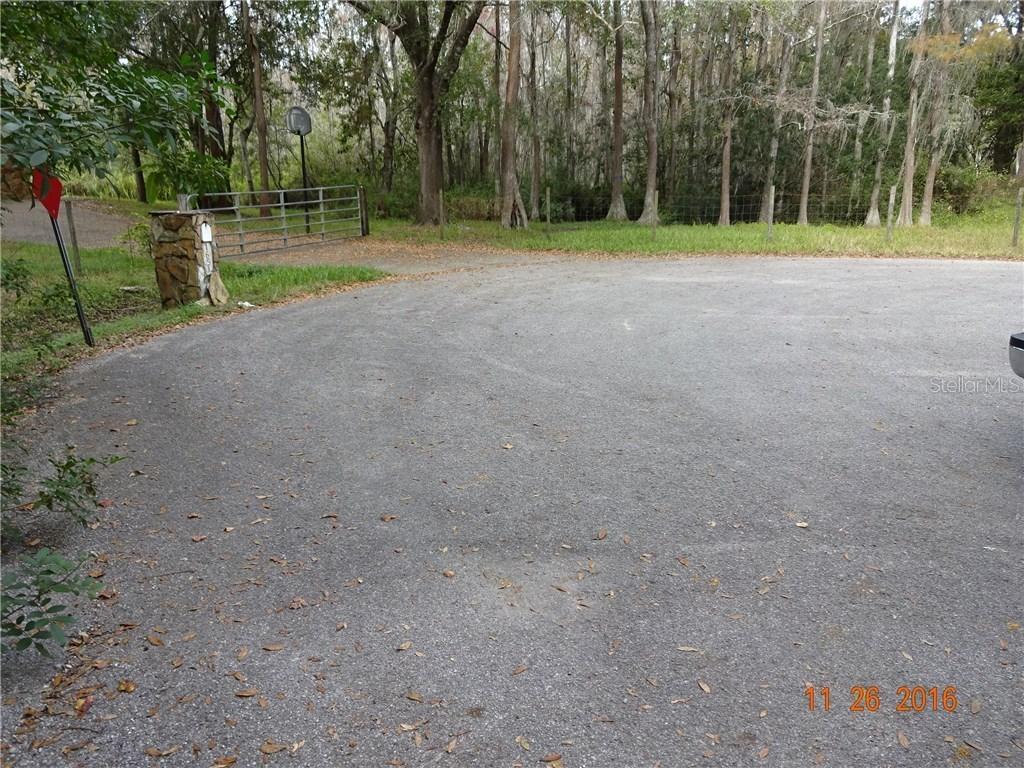 Oakwood Ct., Lutz, FL 33558