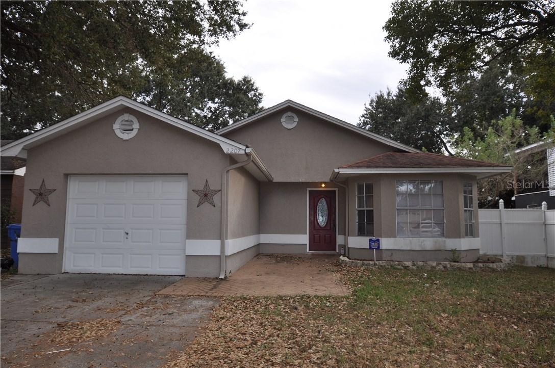 2207 Ridgemore Dr., Valrico, FL 33594