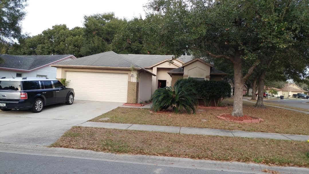 655 Sand Ridge Dr., Valrico, FL 33594