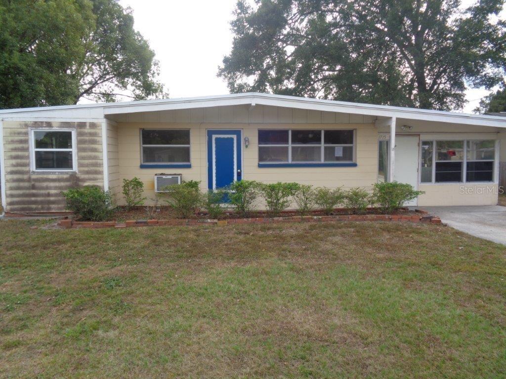 1715 Carnegie Cir., Tampa, FL 33619