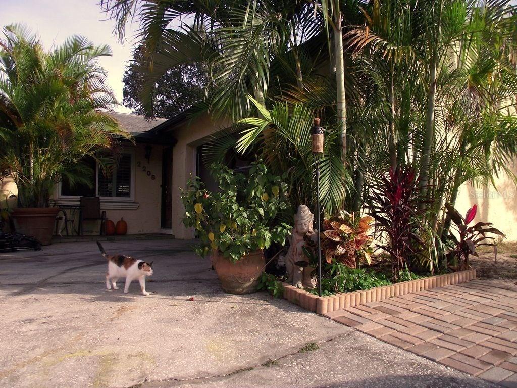 2208 Lauren Cir., Brandon, FL 33510