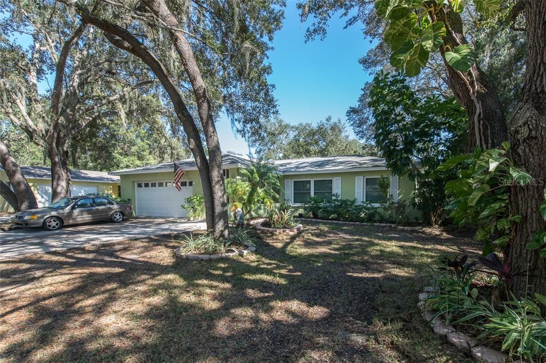 2215 Boxwood Way, Brandon, FL 33511