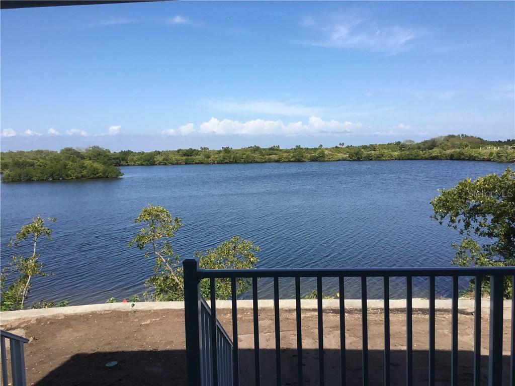 1020 Seagrape Dr., Ruskin, FL 33570