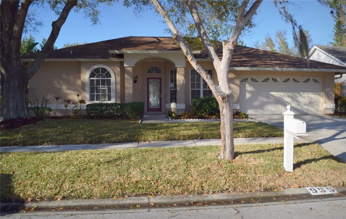 955 Wicketrun Dr., Brandon, FL 33510