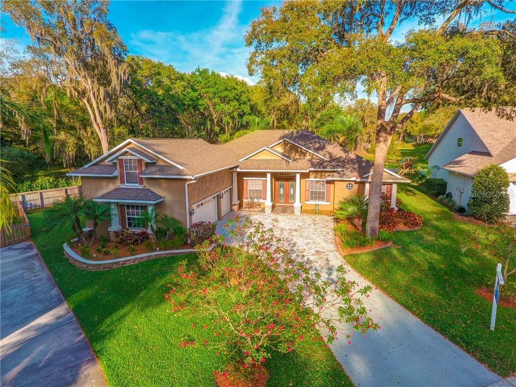 401 Citrus Wood Ln., Valrico, FL 33594