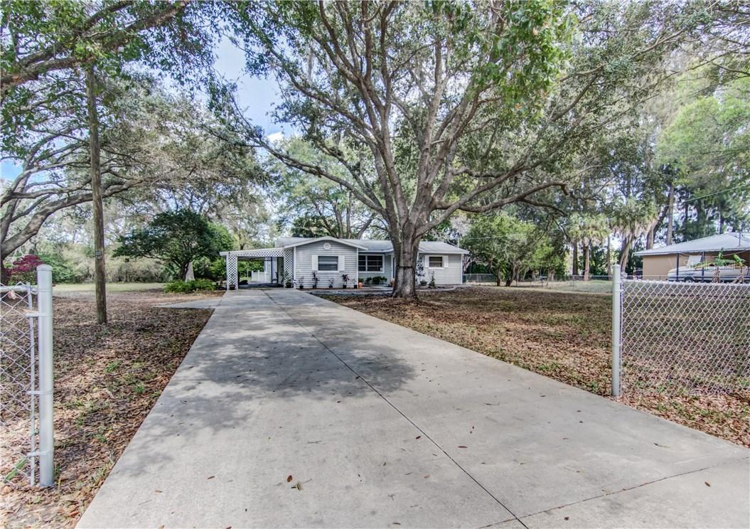 903 10th Ave., Ruskin, FL 33570