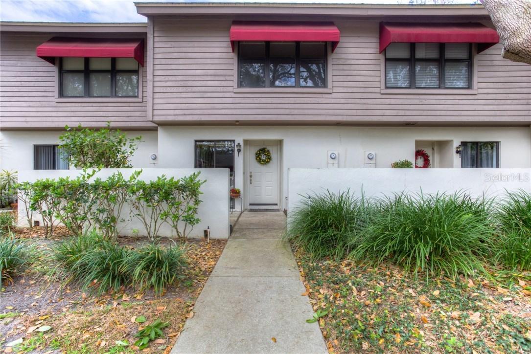 820 Oak Park Pl., Brandon, FL 33511