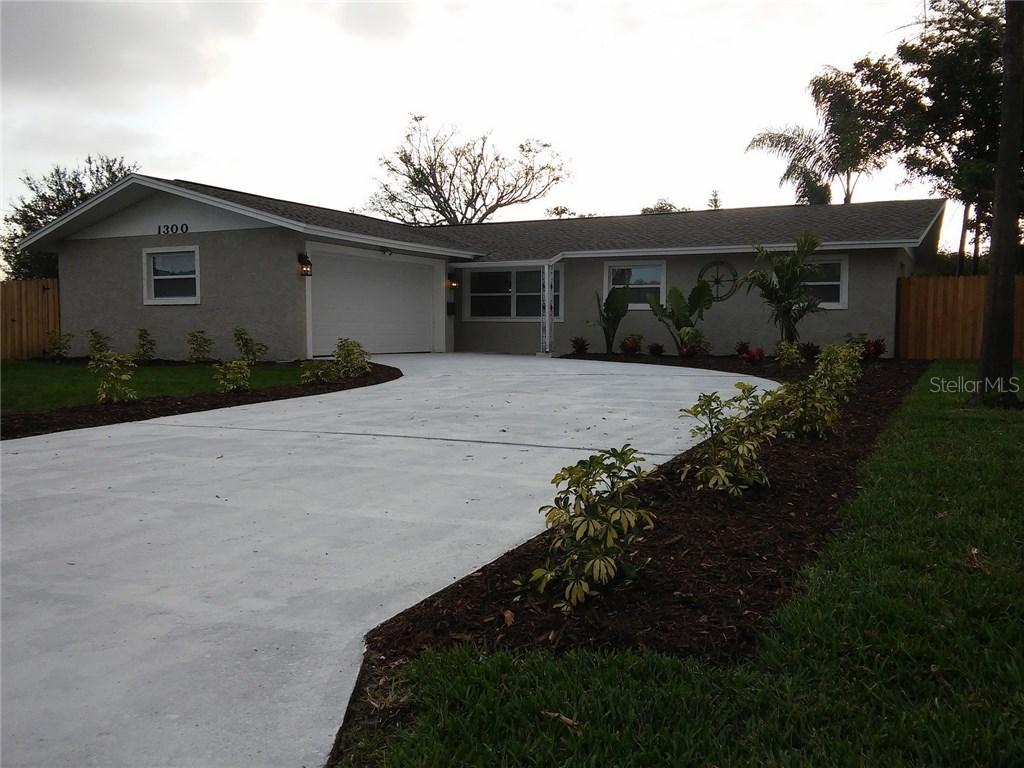 1300 Devonshire Dr., St Petersburg, FL 33710