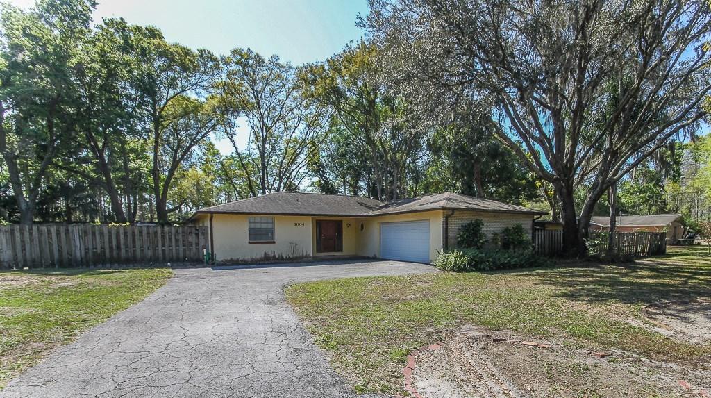 1004 Lake Charles Cir., Lutz, FL 33548