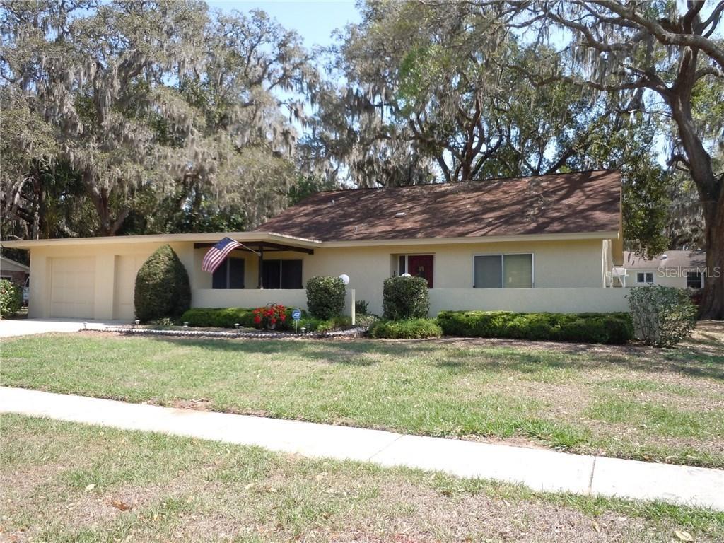 1013 Meadowcrest Dr., Valrico, FL 33594