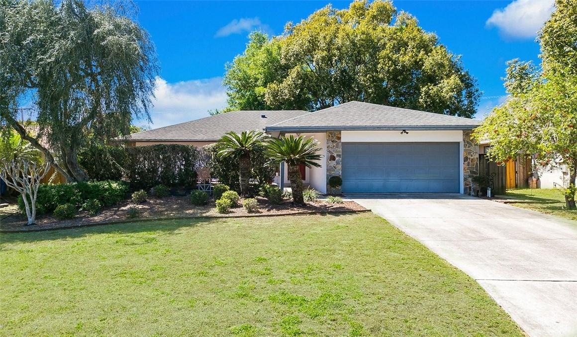 1006 Classic Dr., Valrico, FL 33594