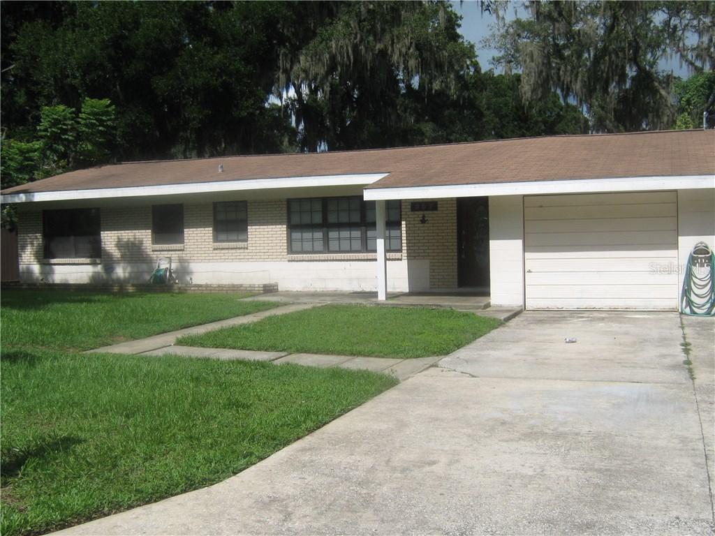 907 Heidi Rd., Seffner, FL 33584