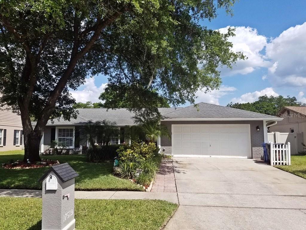 17519 Shadyside Cir., Lutz, FL 33549