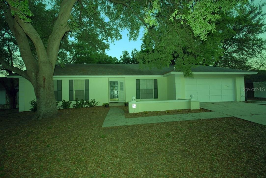 805 Tarawood Ln., Valrico, FL 33594