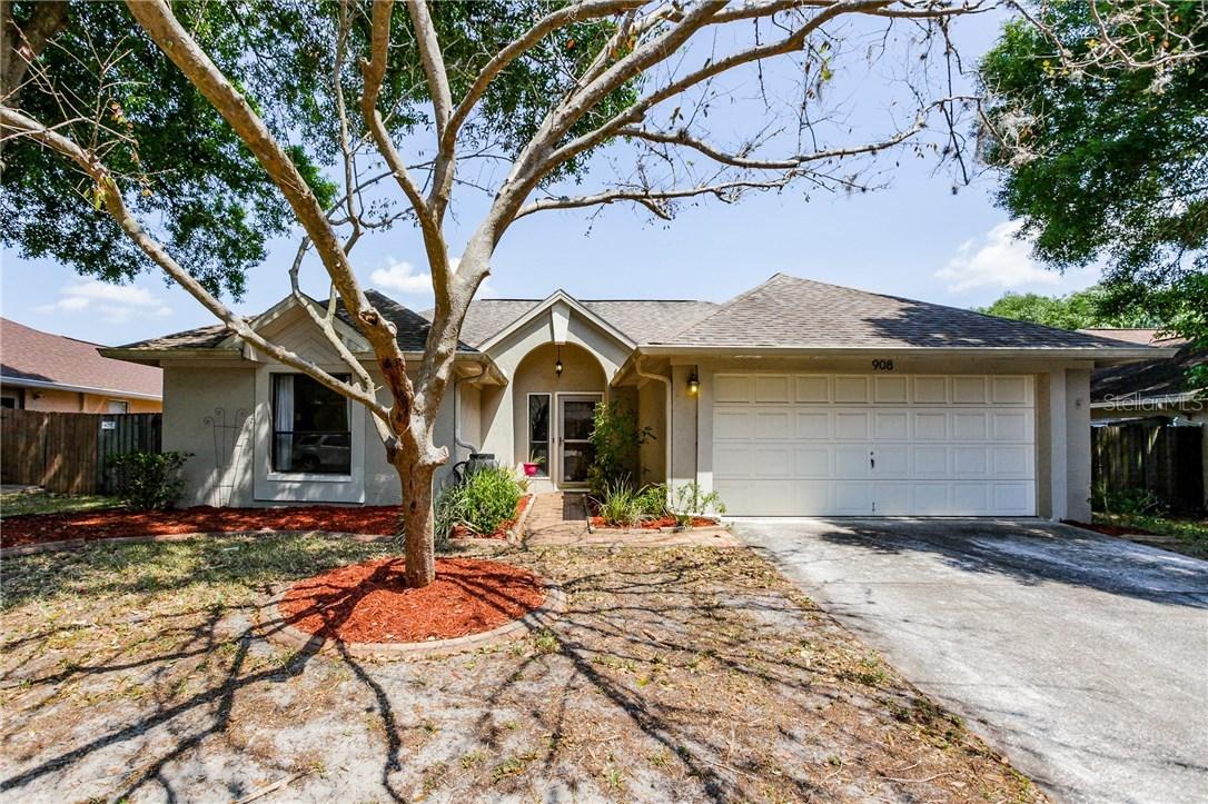 908 Sandywood Dr., Brandon, FL 33510