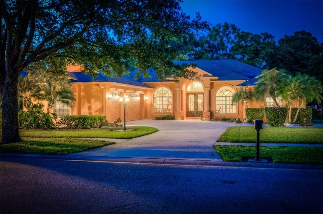 832 Citrus Wood Ln., Valrico, FL 33594