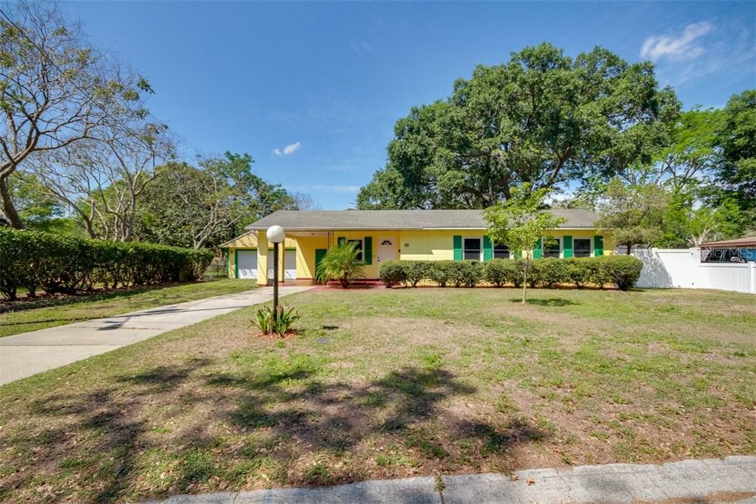 702 Rainbow Tr., Brandon, FL 33510