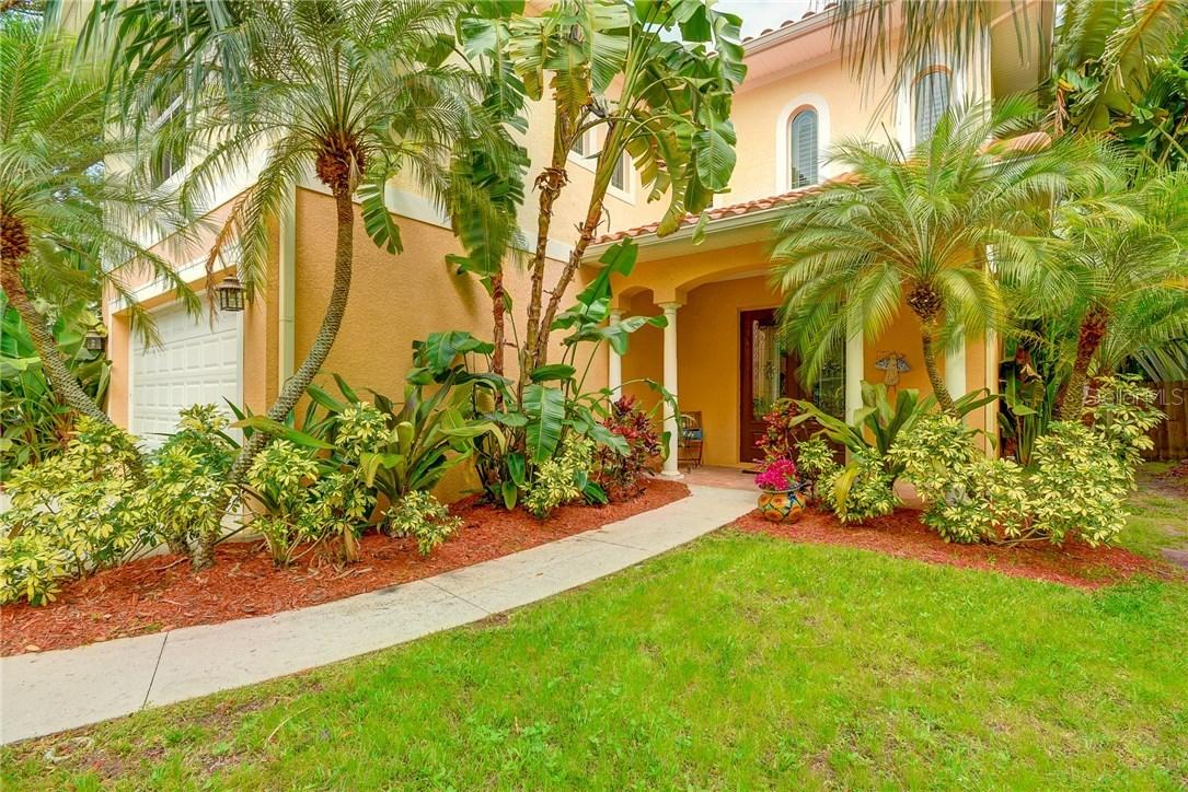 2823 W Thornton Ave., Tampa, FL 33611